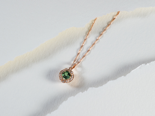Green Sapphire Vintage Style Pendant With Diamonds