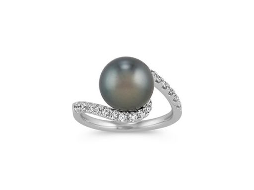 Cultured tahitian pearl and diamond ring