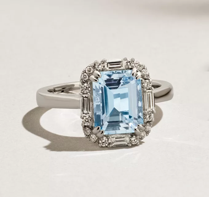 aquamarine and diamond ring
