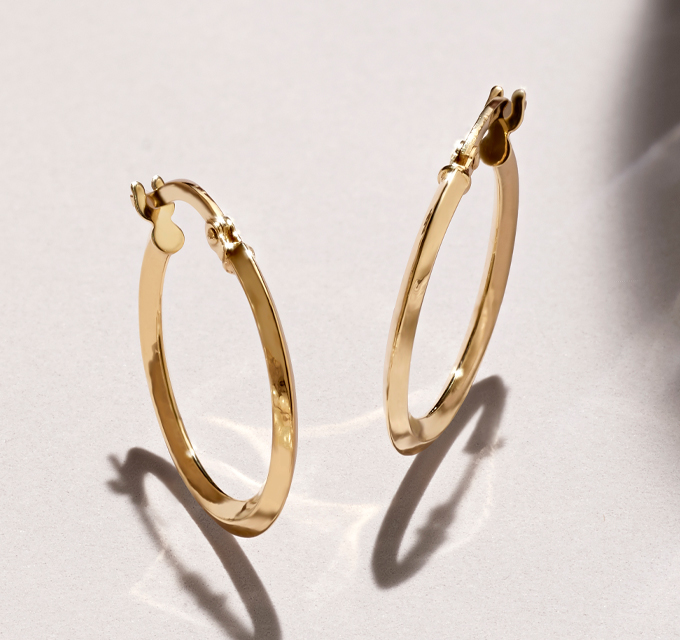 minimalist yellow gold hoop earrings