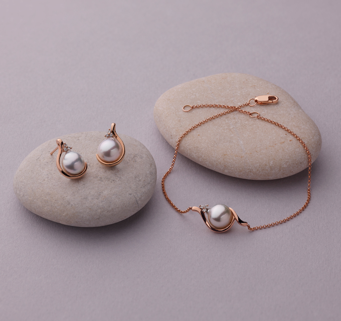 Moonlight Blue Akoya Pearl Earrings and Necklace