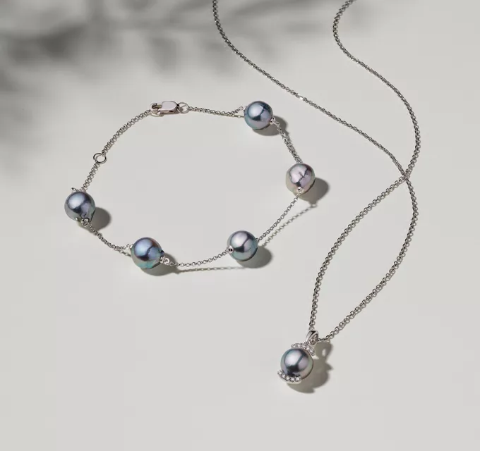 pearl bracelet and necklace featuring Blue Akoya pearls